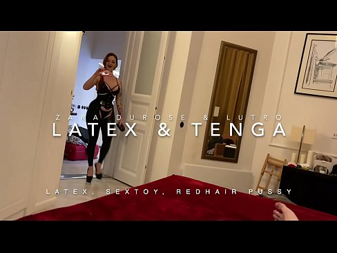❤️ Dada wa kambo mwenye kichwa chekundu akiwa amevalia vazi la latex alilobanwa na kaka wa kambo Ponografia tu ❌️❤